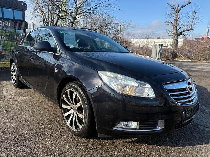 Gebraucht Opel Insignia 140 PS (102 kW) 2009 Schwarz Limousine