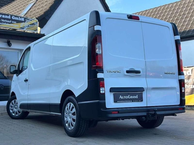 Gebraucht Renault Trafic Komfort 120 PS (88 kW) 2020 Weiß Van / Kleinbus