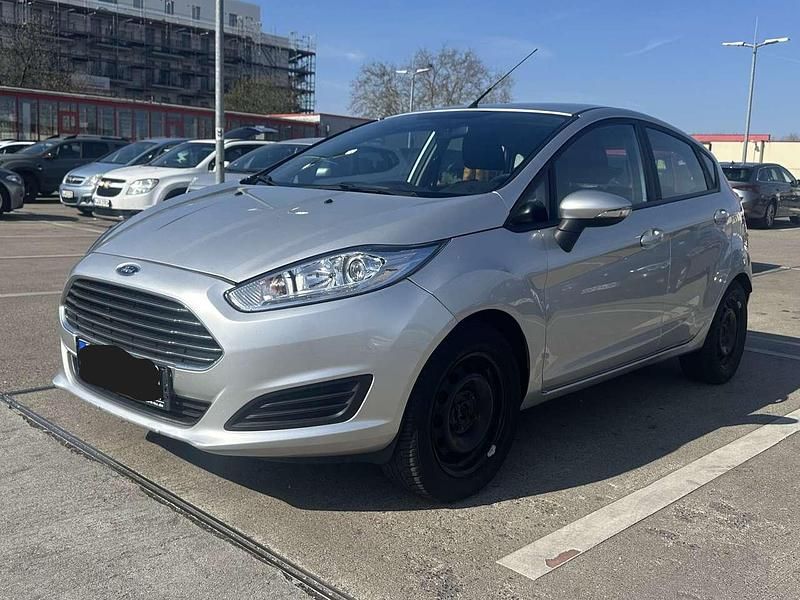 Silber Gebraucht 2014 Ford Fiesta Trend Kleinwagen | 4.900 € (Guter Preis) - Bild 1/4