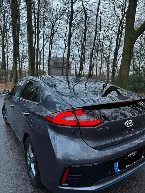 Gebraucht Hyundai Ioniq Premium 141 PS (103 kW) 2018 Grau Kleinwagen