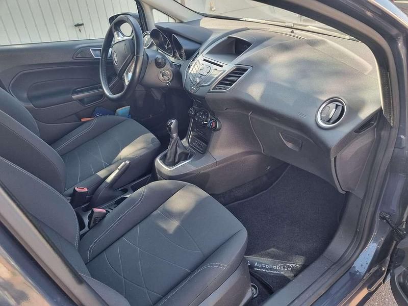 Gebraucht Ford Fiesta Trend 60 PS (44 kW) 2015 Limousine