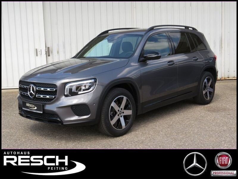 Mountaingrau Gebraucht 2022 Mercedes GLB200 Night SUV | 39.900 € (Fairer Preis) - Bild 1/4