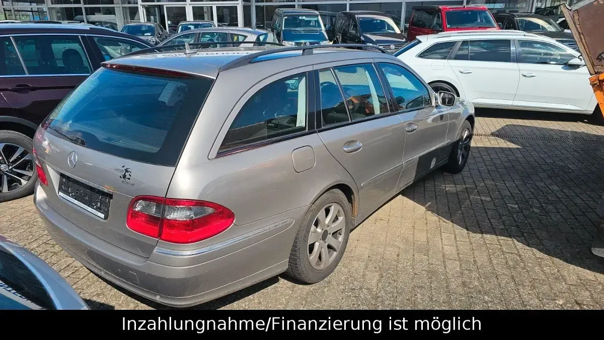 Usado Mercedes E200 184 CV (135 kW) 2008 Plateado Familiar