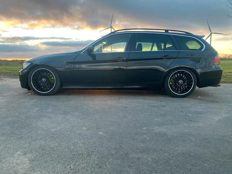 Gebraucht BMW 325 M Performance 320 PS (235 kW) 2008 Schwarz Kombi
