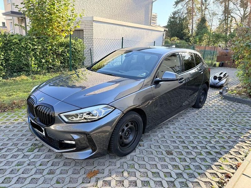 Grau Gebraucht 2021 BMW 1M Sport Line Coupé | 20.999 € - Bild 1/4