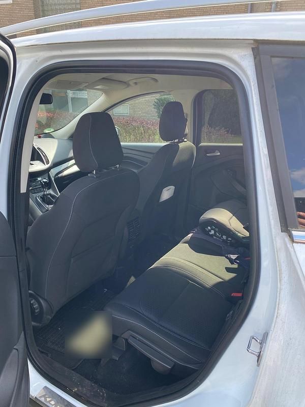 Gebraucht Ford Kuga 150 PS (110 kW) 2019 Weiß SUV