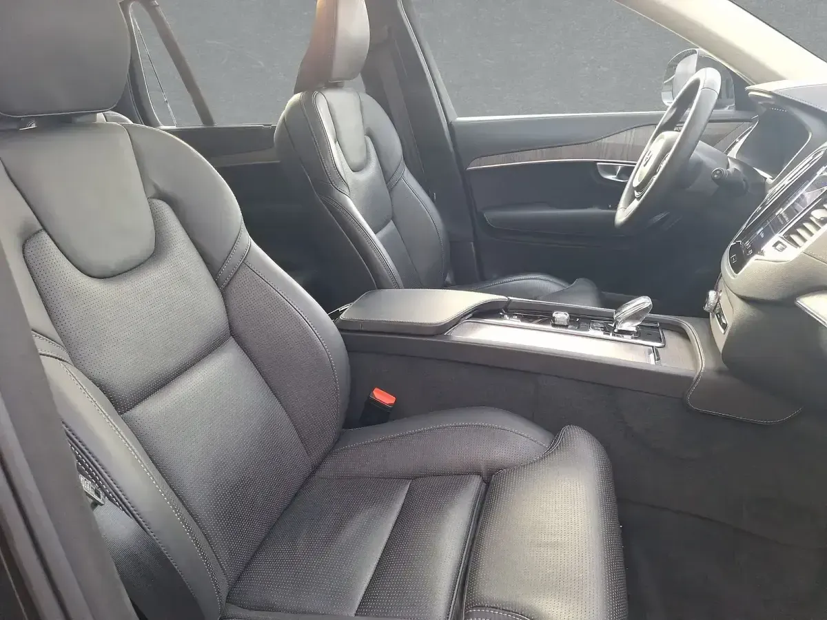 Second-hand Volvo XC90 Ultimate 455 CP (334 kW) 2023 Negru SUV