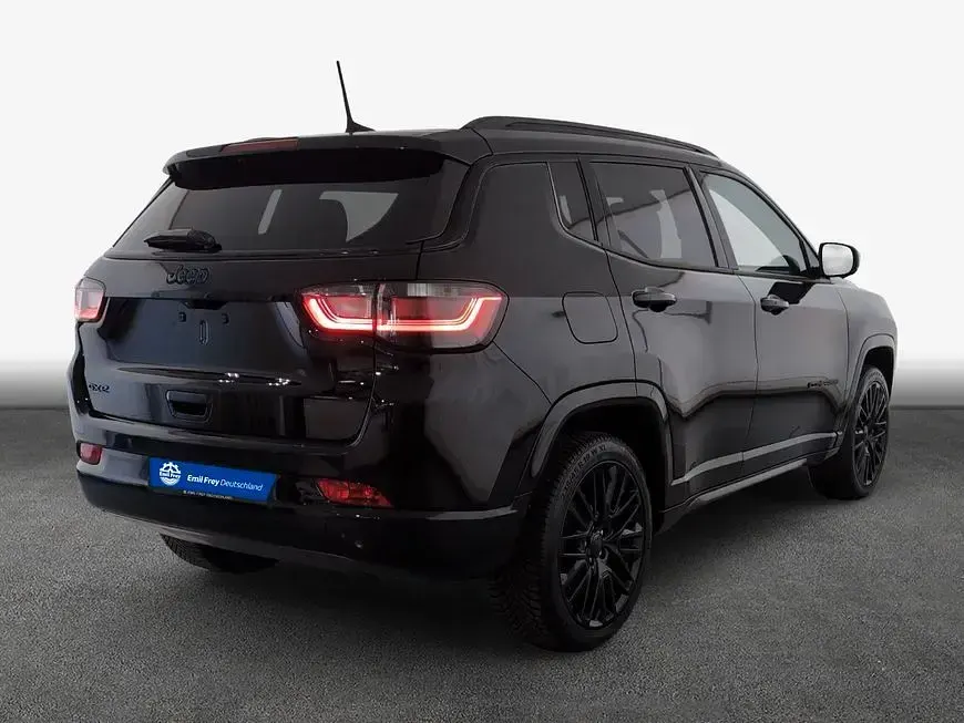 Gebraucht Jeep Compass 181 PS (133 kW) 2022 Schwarz SUV