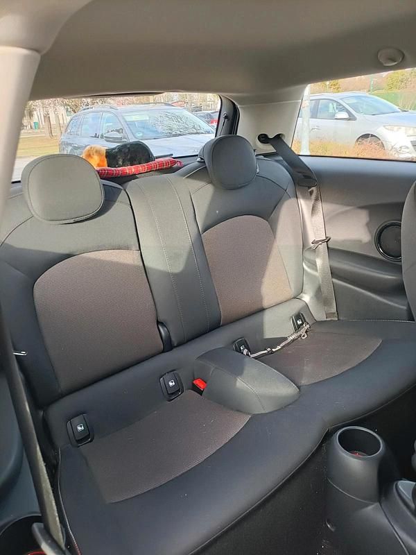 Gebraucht Mini Cooper 136 PS (100 kW) 2023 Silber Kleinwagen