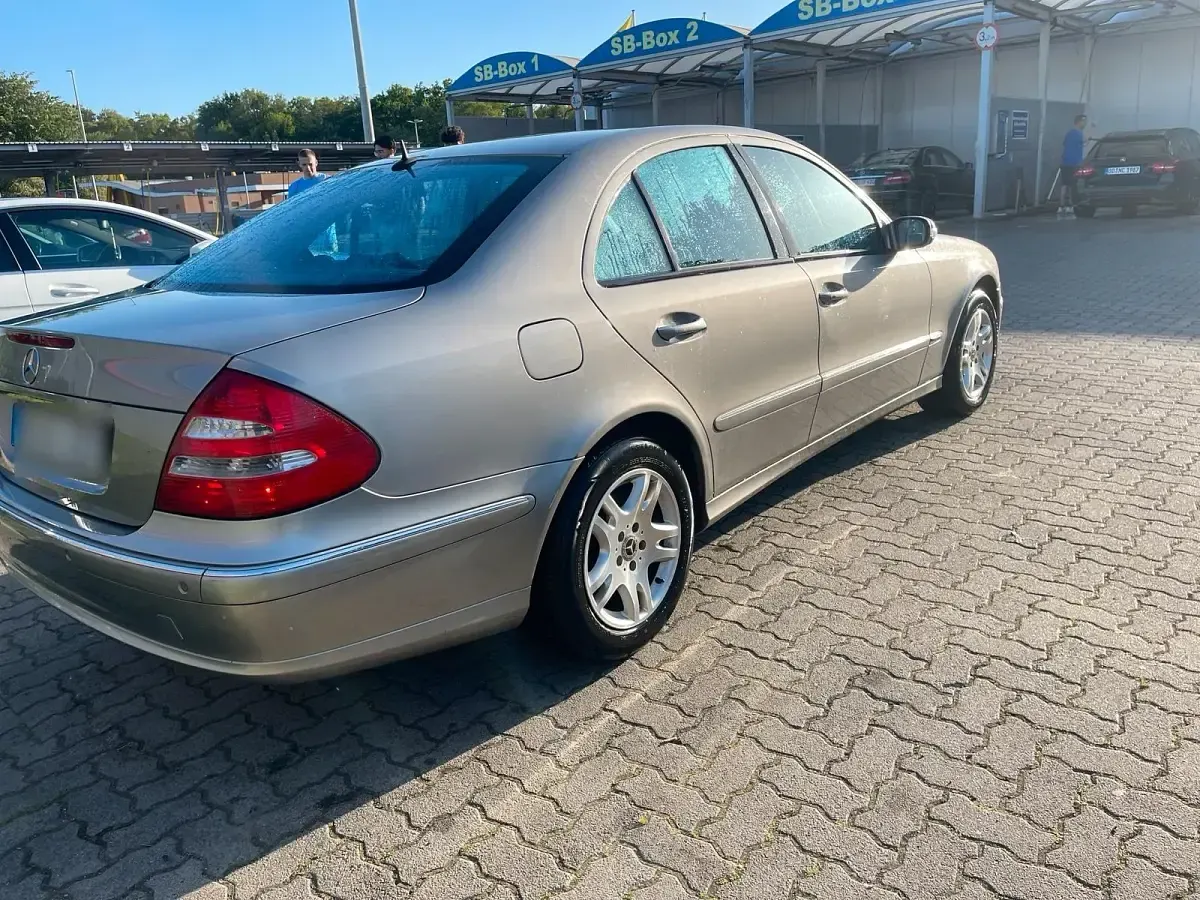 Gebraucht Mercedes E320 224 PS (164 kW) 2003 Silber Limousine