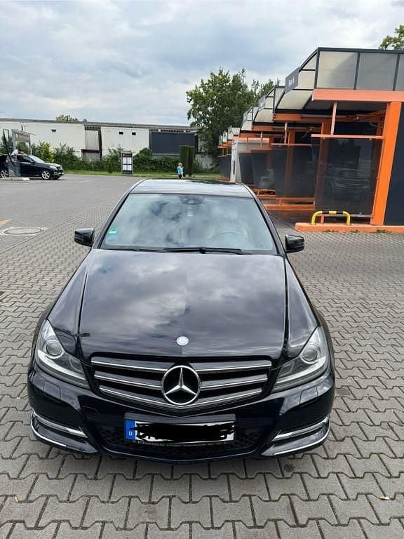Gebraucht Mercedes C350 Avantgarde 265 PS (194 kW) 2012 Schwarz Limousine