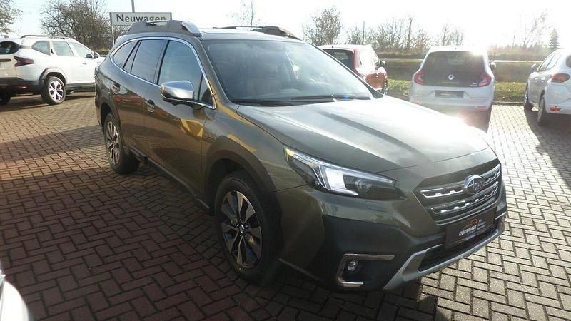 Neu Subaru Outback Platinum 169 PS (124 kW) 2025 Autumn green metallic Kombi