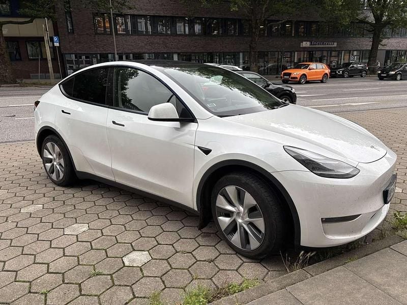 Gebraucht 2022 Tesla Model Y RWD SUV | 35.000 € (Etwas zu teuer) - Bild 1/4