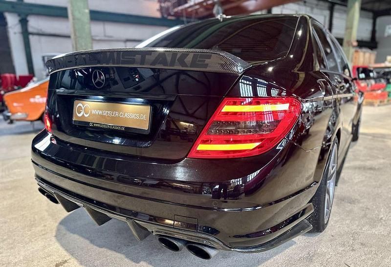 Schwarz Gebraucht 2010 Mercedes C63 AMG AMG Limousine | 37.900 € (Fairer Preis) - Bild 1/4
