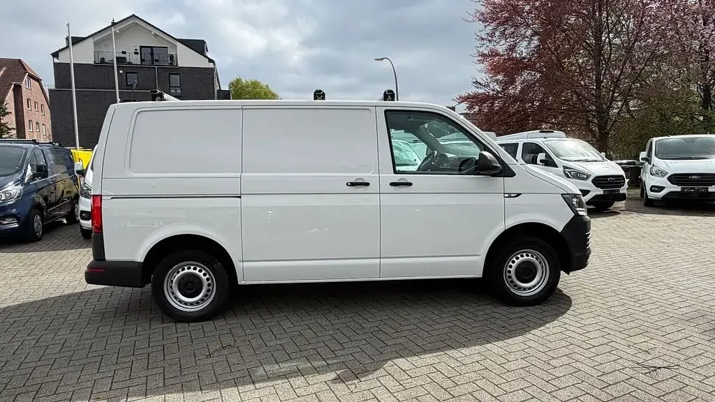 Używany VW Transporter 84 KM (61 kW) 2019 Biały Van