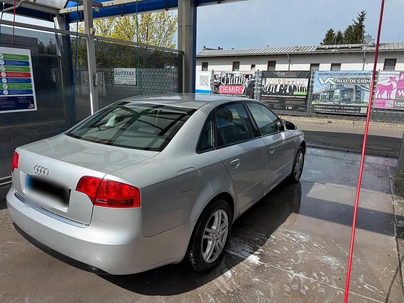 Gebraucht Audi A4 140 PS (102 kW) 2007 Silber Limousine