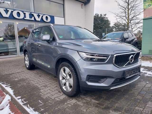 Grau Gebraucht 2019 Volvo XC40 Momentum SUV | 24.390 € (Fairer Preis) - Bild 1/4