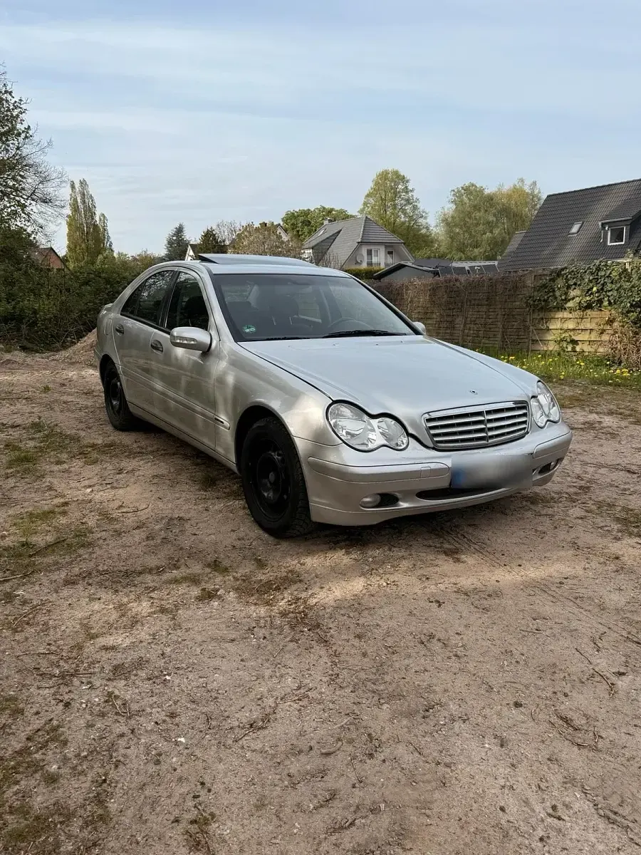 Gebraucht Mercedes C220 143 PS (105 kW) 2000 Silber Limousine