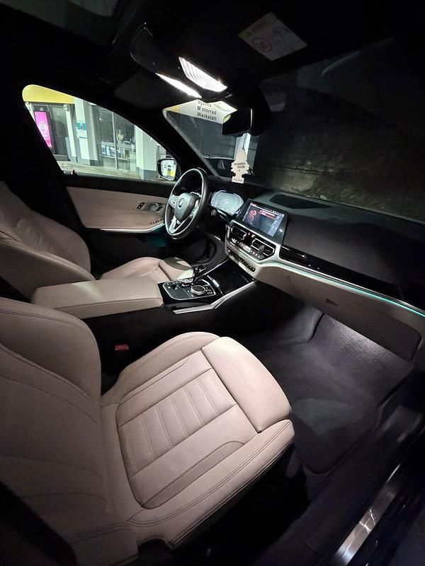 Gebraucht BMW 320 184 PS (135 kW) 2020 Schwarz Kleinwagen