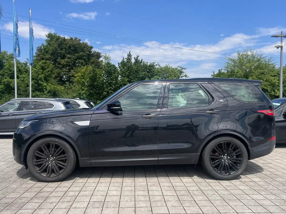 Gebraucht Land Rover Discovery 241 PS (177 kW) 2018 Santorini black SUV
