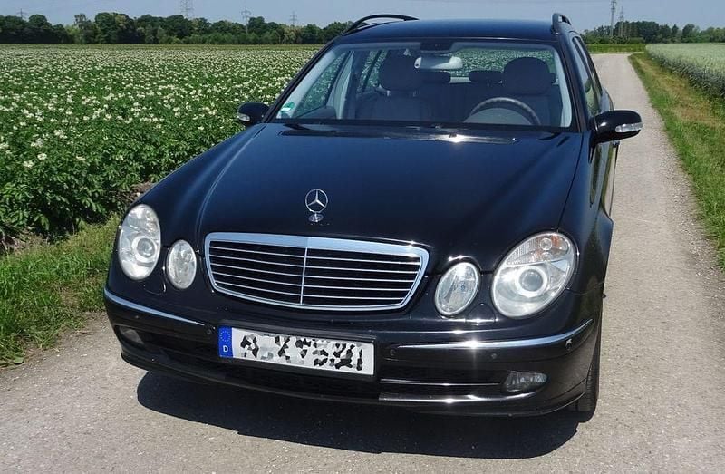 Schwarz Gebraucht 2005 Mercedes E280 Avantgarde Kombi | 1.990 € (Fairer Preis) - Bild 1/4
