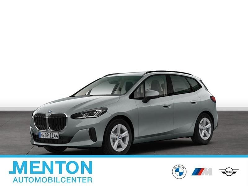 Grau Gebraucht 2025 BMW 220 Active Tourer Van / Kleinbus | 36.986 € (Fairer Preis) - Bild 1/4