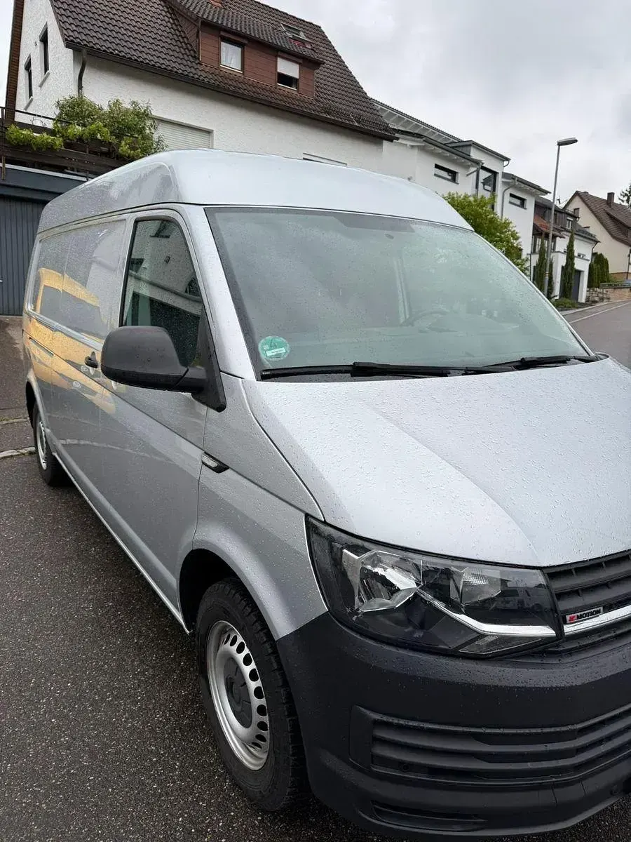 Gebraucht VW Transporter 150 PS (110 kW) 2017 Grau Van