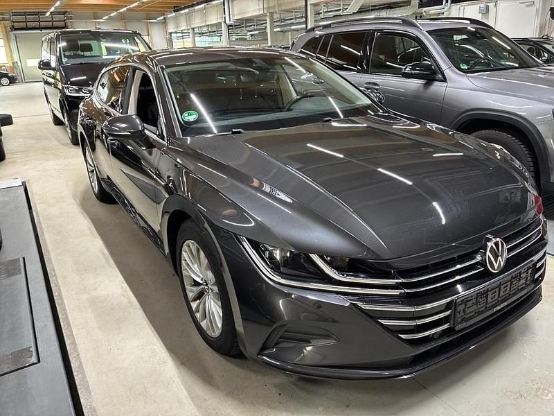Gebraucht VW Arteon 150 PS (110 kW) 2023 Grau Limousine