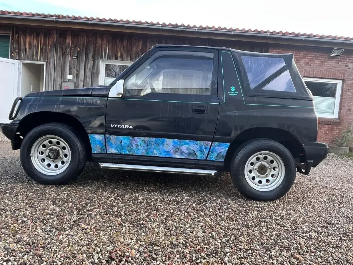 Gebraucht Suzuki Vitara 80 PS (58 kW) 1992 Schwarz Cabrio