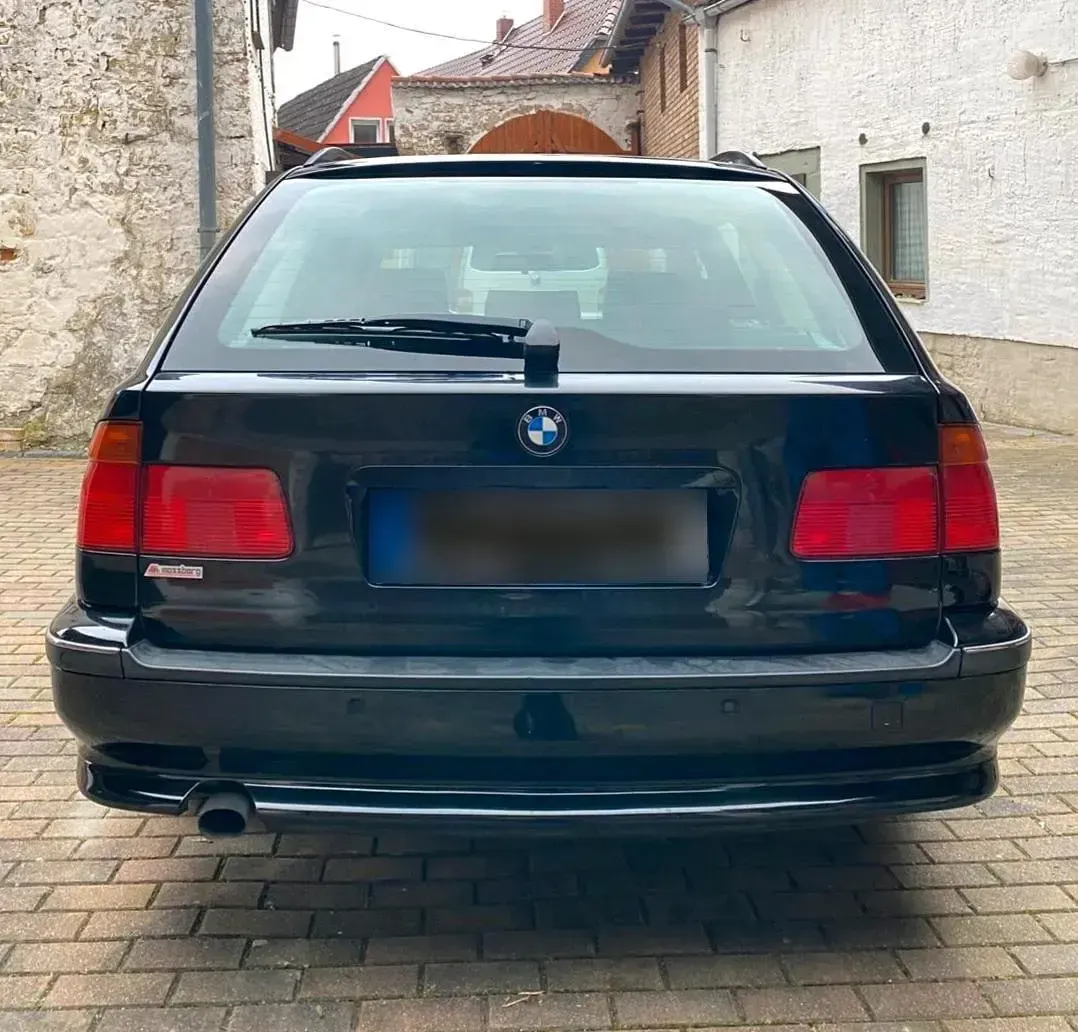 Gebraucht BMW 520 150 PS (110 kW) 2000 Schwarz Kombi