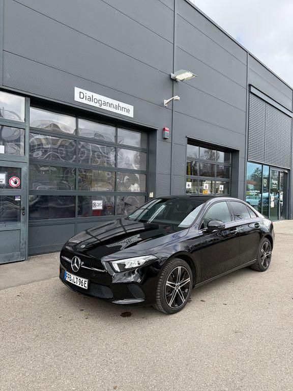Gebraucht Mercedes A250 Night 160 PS (117 kW) 2022 Schwarz Limousine
