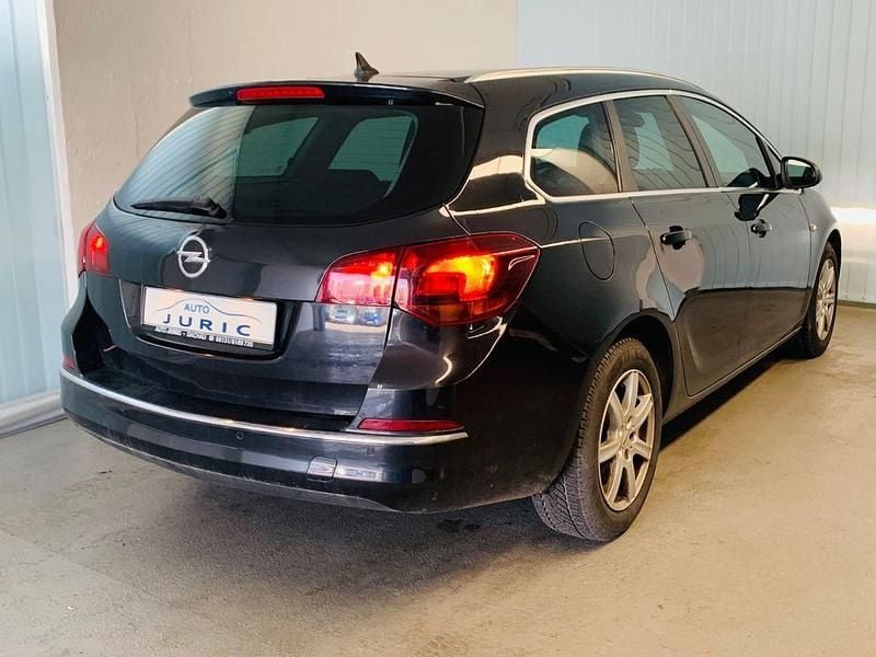 Gebraucht Opel Astra Exklusiv 136 PS (100 kW) 2015 Schwarz Kombi