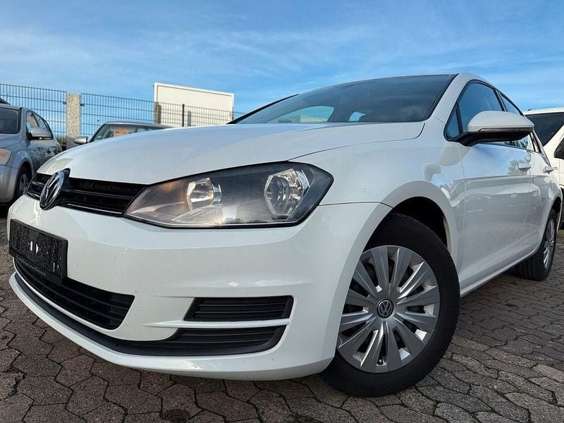 Weiß Gebraucht 2014 VW Golf VII Limousine | 5.899 € (Guter Preis) - Bild 1/4
