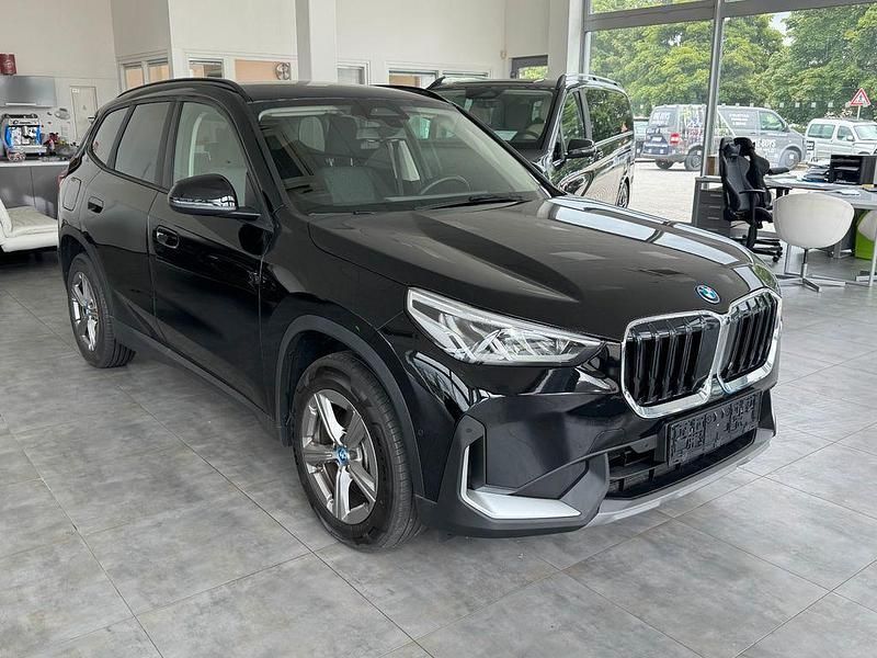 Schwarz Gebraucht 2024 BMW X1 Sport Line SUV | 36.999 € - Bild 1/4