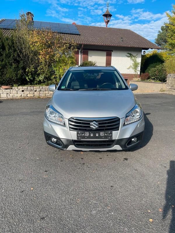 Silber Gebraucht 2014 Suzuki SX4 S-Cross SUV | 11.999 € (Fairer Preis) - Bild 1/4