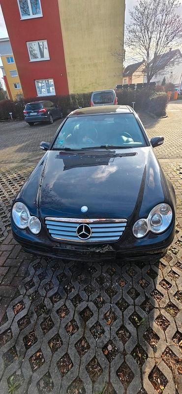 Blau Gebraucht 2001 Mercedes C200 Kleinwagen | 1.700 € - Bild 1/4