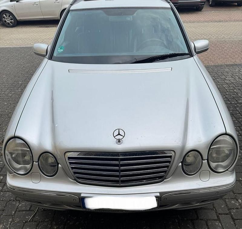 Gebraucht Mercedes E240 Avantgarde 170 PS (125 kW) 2001 Silber Kombi