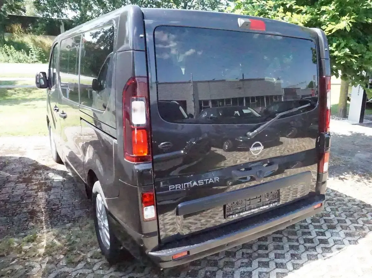 Neu Nissan Primastar Tekna 170 PS (125 kW) 2026 Midnight black Van / Kleinbus
