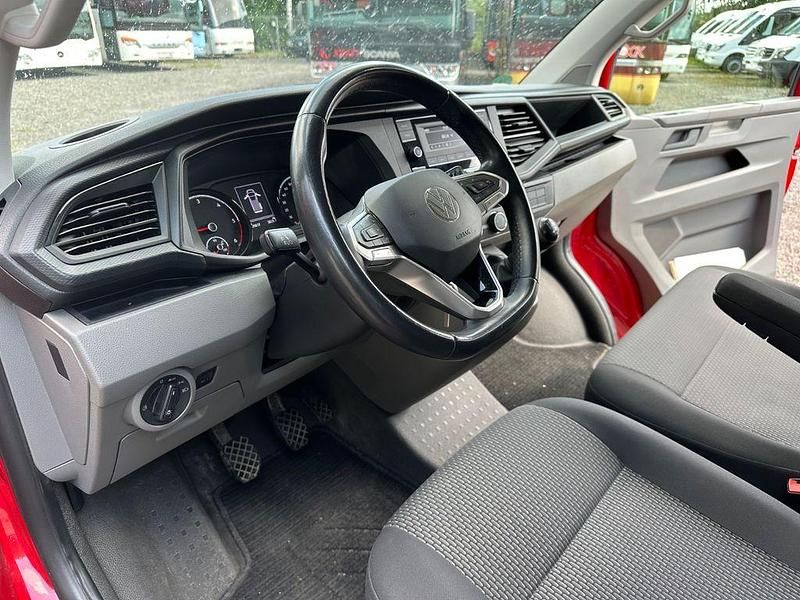 Gebraucht VW T6.1 110 PS (80 kW) 2021 Rot Van