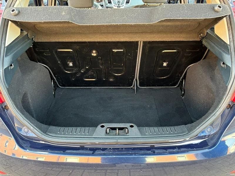 Gebraucht Ford Fiesta Trend 95 PS (69 kW) 2011 Blau Kleinwagen