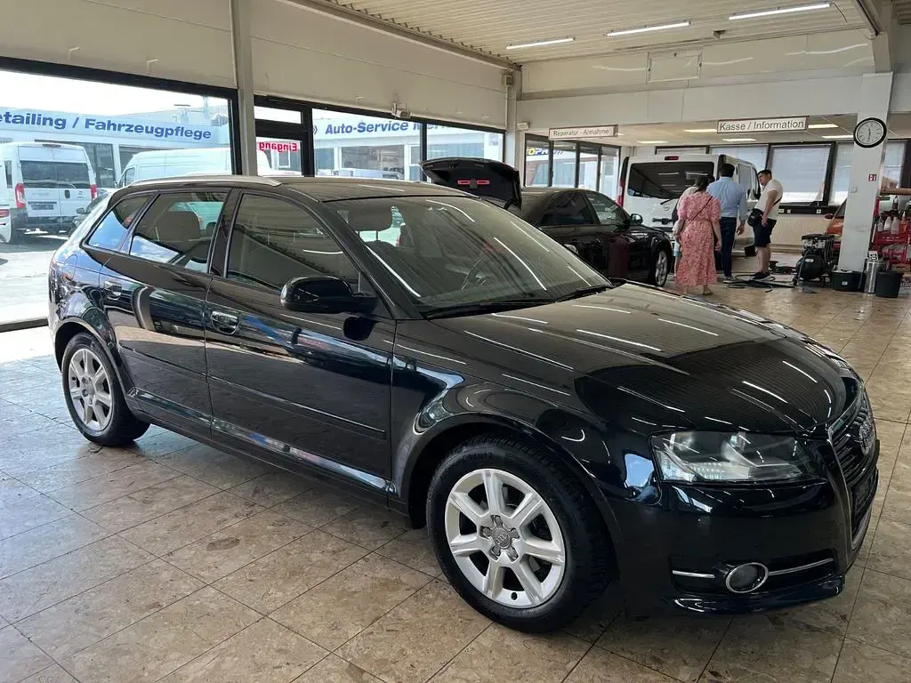 Gebraucht Audi A3 Ambiente 105 PS (77 kW) 2011 Schwarz Kleinwagen
