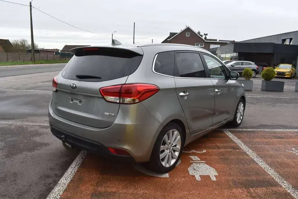 Gebraucht Kia Carens 116 PS (85 kW) 2016 Grau Van / Kleinbus