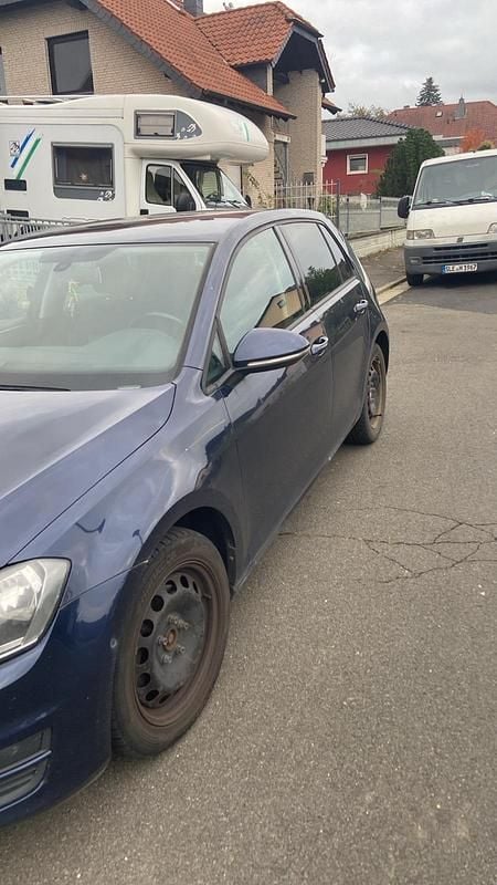 Blau Gebraucht 2013 VW Golf VII Kleinwagen | 4.800 € (Superpreis) - Bild 1/3