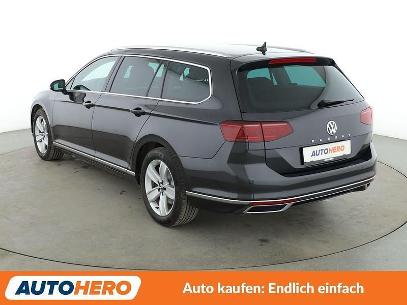 Gebraucht VW Passat Elegance 190 PS (139 kW) 2020 Grau Kombi