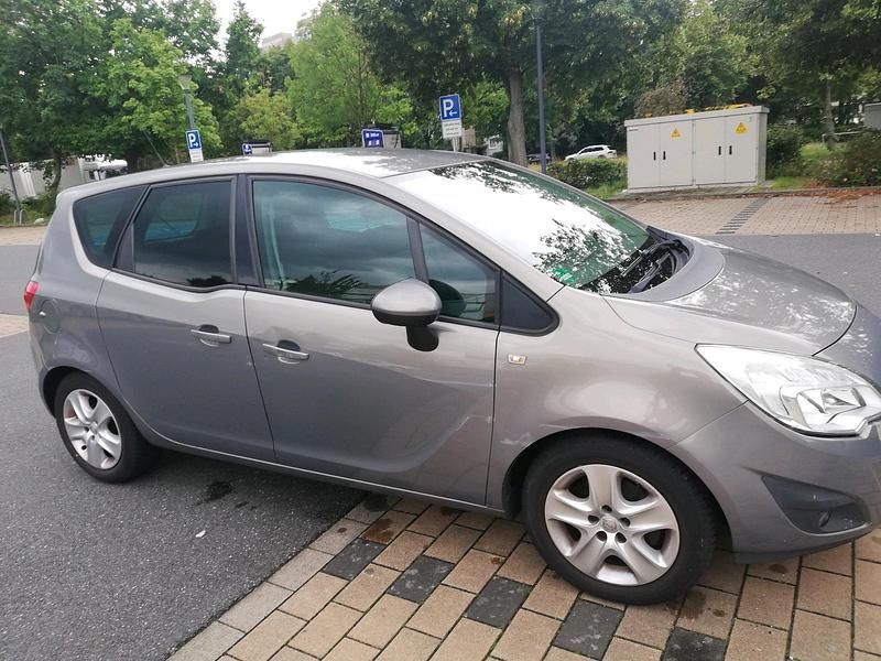 Gebraucht Opel Meriva 120 PS (88 kW) 2011 Braun Van / Kleinbus