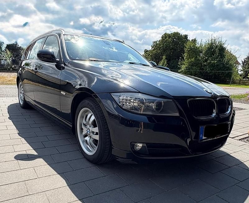 Schwarz Gebraucht 2025 BMW 316 Kombi | 4.100 € - Bild 1/4