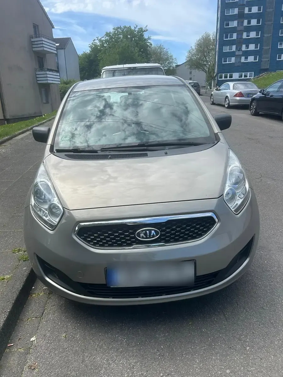 Używany Kia Venga 90 KM (66 kW) 2012 Srebrny Hatchback