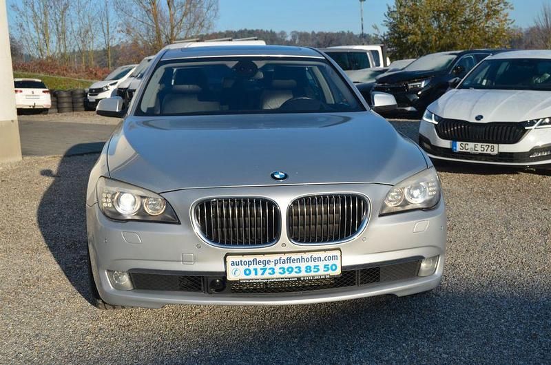 Gebraucht BMW 730 245 PS (180 kW) 2010 Silber Limousine