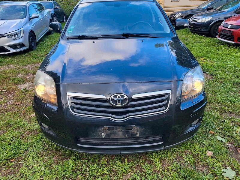 Schwarz Gebraucht 2009 Toyota Avensis Kombi | 2.200 € (Guter Preis) - Bild 1/4