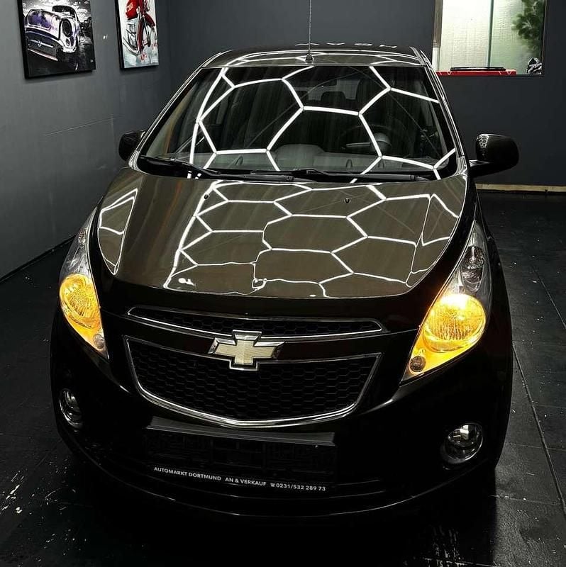 Coconut champagne met Gebraucht 2011 Chevrolet Spark Kleinwagen | 3.499 € (Etwas zu teuer) - Bild 1/4